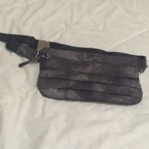 Lululemon fanny pack